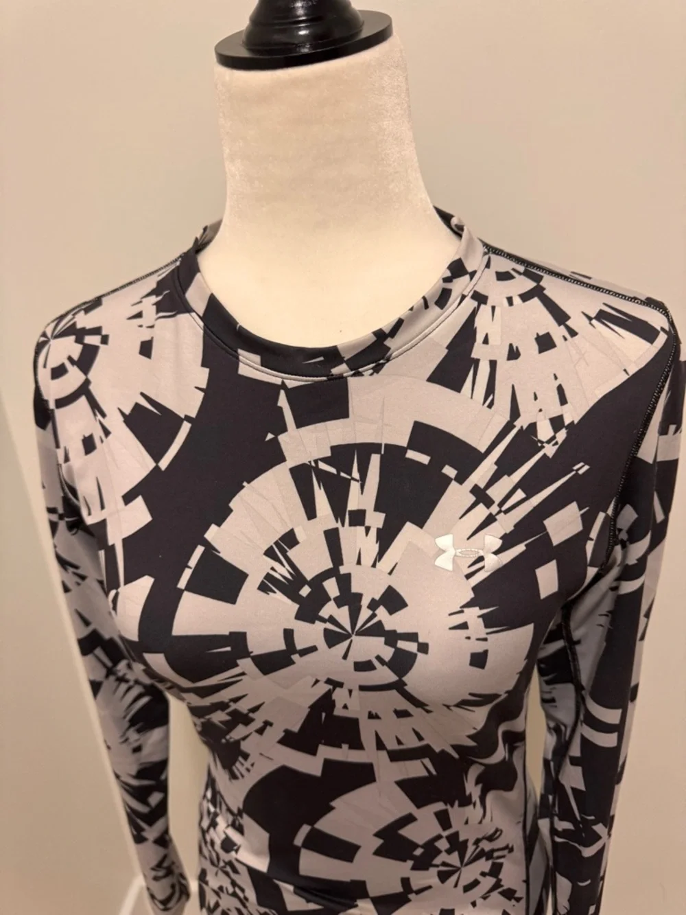 Under Armour ColdGear Fitted Long Sleeve Crew - Burst Pattern Gray/Black - SzM - Picture 9 of 15